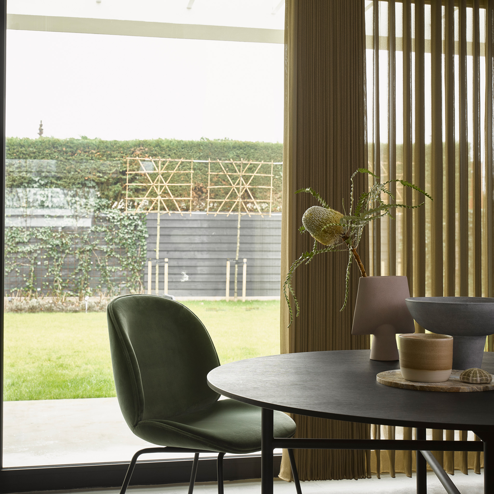 Creëer een natuurlijke look met raamdecoratie